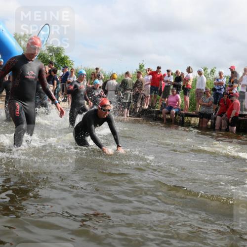 21.06.2026 - Viking Triathlon Michael Strokosch http://msf.ph/oto/9821432 21.06.2026 10:06:49 Schwimmen 54, 166, 245, 310, 429, 444, 449, 464, 495, 609, 615, 618, 638, 641, 668 meine-sportfotos.de