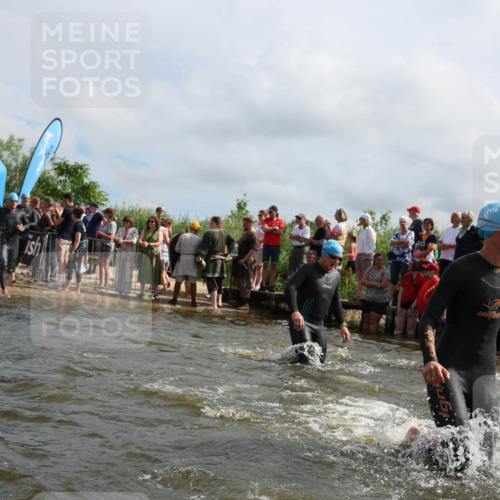 21.06.2026 - Viking Triathlon Michael Strokosch http://msf.ph/oto/9821439 21.06.2026 10:06:53 Schwimmen 54, 166, 245, 310, 449, 464, 495, 609, 615, 618, 638, 641, 668 meine-sportfotos.de
