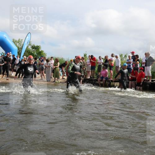 21.06.2026 - Viking Triathlon Michael Strokosch http://msf.ph/oto/9821512 21.06.2026 10:07:33 Schwimmen 24, 76, 107, 158, 164, 253, 258, 275, 306, 313, 346, 366, 403, 510, 540, 605, 624, 628, 659 meine-sportfotos.de