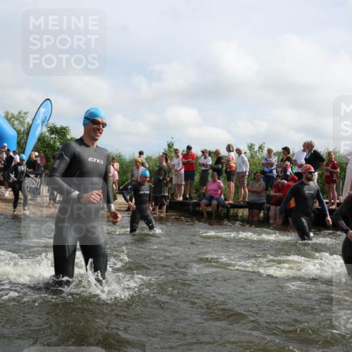 21.06.2026 - Viking Triathlon Michael Strokosch http://msf.ph/oto/9821637 21.06.2026 10:08:39 Schwimmen 48, 75, 92, 105, 203, 207, 254, 317, 322, 324, 365, 376, 409, 549, 571, 629 meine-sportfotos.de