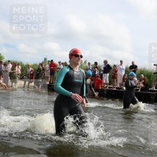 21.06.2026 - Viking Triathlon Michael Strokosch http://msf.ph/oto/9821660 21.06.2026 10:08:49 Schwimmen 40, 92, 105, 139, 181, 196, 224, 237, 272, 365, 389, 409, 476, 566, 661 meine-sportfotos.de
