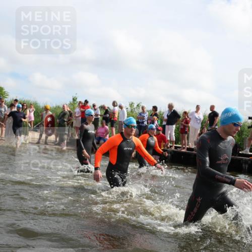 21.06.2026 - Viking Triathlon Michael Strokosch http://msf.ph/oto/9821684 21.06.2026 10:08:59 Schwimmen 40, 70, 77, 106, 139, 181, 237, 252, 344, 362, 509, 542, 566, 652 meine-sportfotos.de