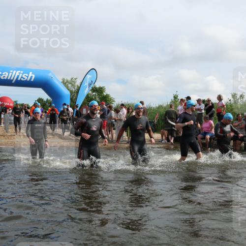 21.06.2026 - Viking Triathlon Michael Strokosch http://msf.ph/oto/9821764 21.06.2026 10:09:32 Schwimmen 52, 61, 117, 174, 244, 264, 305, 309, 357, 379, 417, 439, 491, 512, 515, 557 meine-sportfotos.de