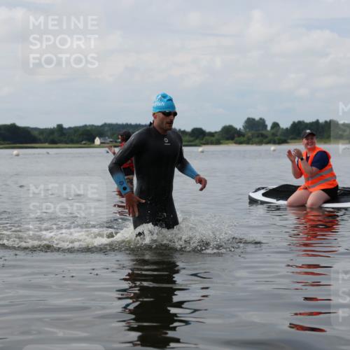 21.06.2026 - Viking Triathlon Michael Strokosch http://msf.ph/oto/9821808 21.06.2026 10:24:25 Schwimmen 517 meine-sportfotos.de