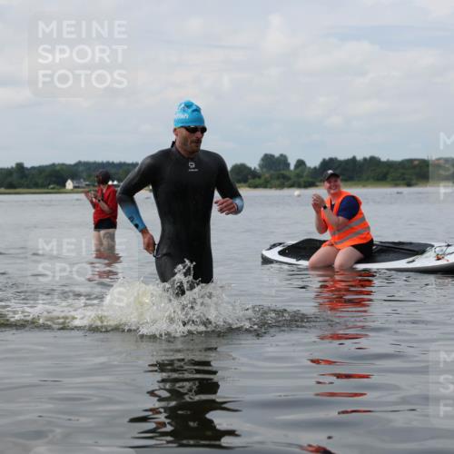 21.06.2026 - Viking Triathlon Michael Strokosch http://msf.ph/oto/9821809 21.06.2026 10:24:25 Schwimmen 517 meine-sportfotos.de