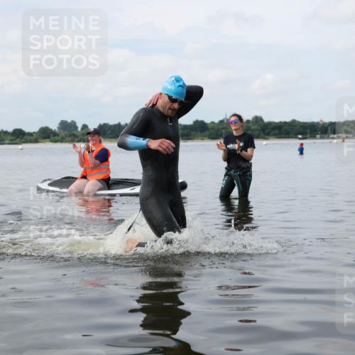 21.06.2026 - Viking Triathlon Michael Strokosch http://msf.ph/oto/9821813 21.06.2026 10:24:26 Schwimmen 517 meine-sportfotos.de