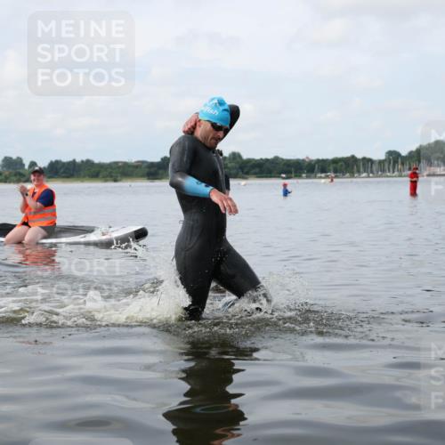21.06.2026 - Viking Triathlon Michael Strokosch http://msf.ph/oto/9821814 21.06.2026 10:24:27 Schwimmen 517 meine-sportfotos.de