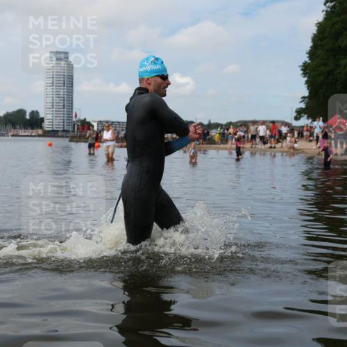 21.06.2026 - Viking Triathlon Michael Strokosch http://msf.ph/oto/9821820 21.06.2026 10:24:29 Schwimmen 517 meine-sportfotos.de