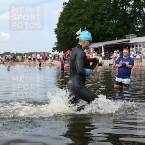 21.06.2026 - Viking Triathlon Michael Strokosch http://msf.ph/oto/9821824 21.06.2026 10:24:30 Schwimmen 517 meine-sportfotos.de