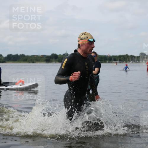 21.06.2026 - Viking Triathlon Michael Strokosch http://msf.ph/oto/9821840 21.06.2026 10:24:51 Schwimmen 9 meine-sportfotos.de