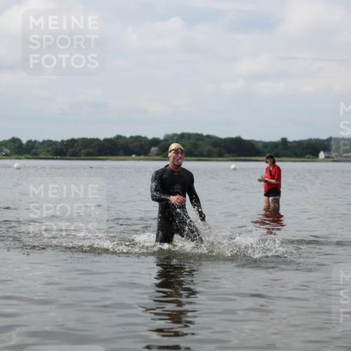 21.06.2026 - Viking Triathlon Michael Strokosch http://msf.ph/oto/9821925 21.06.2026 10:26:10 Schwimmen 2, 21, 548 meine-sportfotos.de