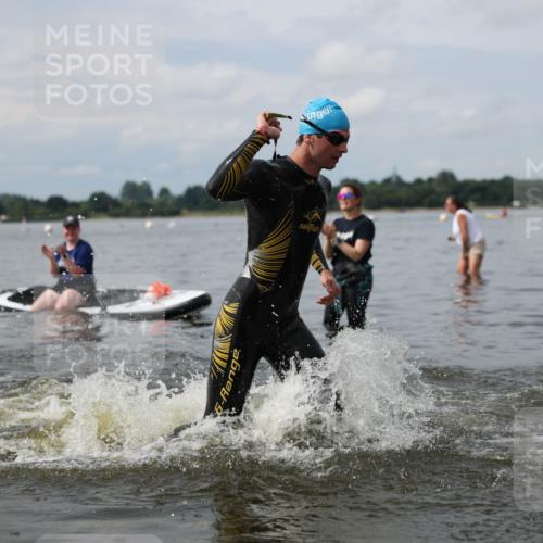 21.06.2026 - Viking Triathlon Michael Strokosch http://msf.ph/oto/9821959 21.06.2026 10:26:27 Schwimmen 21, 474, 548 meine-sportfotos.de