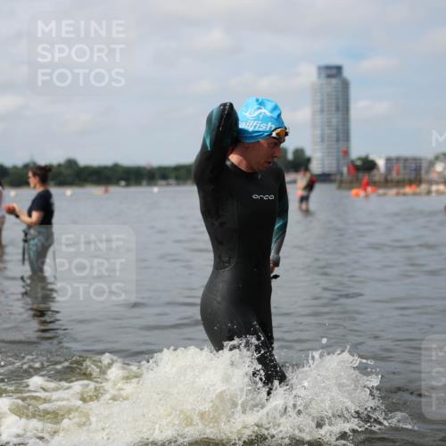 21.06.2026 - Viking Triathlon Michael Strokosch http://msf.ph/oto/9821993 21.06.2026 10:26:50 Schwimmen 7, 25, 176, 334, 426, 453, 547, 575 meine-sportfotos.de