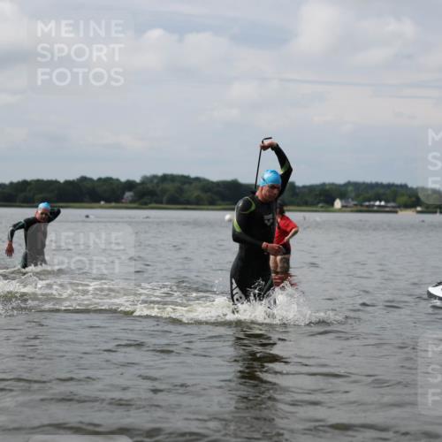 21.06.2026 - Viking Triathlon Michael Strokosch http://msf.ph/oto/9821999 21.06.2026 10:26:54 Schwimmen 7, 25, 176, 334, 426, 453, 547, 575 meine-sportfotos.de