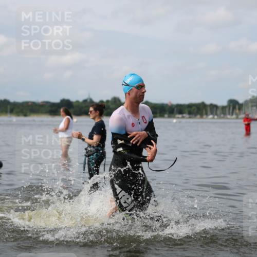 21.06.2026 - Viking Triathlon Michael Strokosch http://msf.ph/oto/9822011 21.06.2026 10:26:57 Schwimmen 7, 25, 176, 426, 547, 575 meine-sportfotos.de