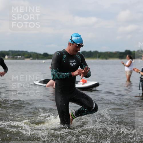 21.06.2026 - Viking Triathlon Michael Strokosch http://msf.ph/oto/9822015 21.06.2026 10:26:59 Schwimmen 7, 25, 176, 426, 547, 575 meine-sportfotos.de