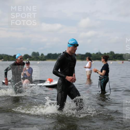 21.06.2026 - Viking Triathlon Michael Strokosch http://msf.ph/oto/9822022 21.06.2026 10:27:01 Schwimmen 7, 25, 176, 426, 547, 575 meine-sportfotos.de