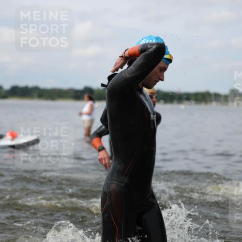 21.06.2026 - Viking Triathlon Michael Strokosch http://msf.ph/oto/9822033 21.06.2026 10:27:04 Schwimmen 7, 25, 176, 426, 547, 575 meine-sportfotos.de