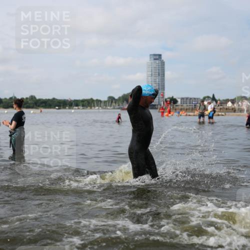 21.06.2026 - Viking Triathlon Michael Strokosch http://msf.ph/oto/9822067 21.06.2026 10:27:42 Schwimmen 422, 620, 626 meine-sportfotos.de