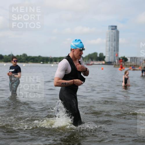 21.06.2026 - Viking Triathlon Michael Strokosch http://msf.ph/oto/9822108 21.06.2026 10:28:11 Schwimmen 19, 29, 119, 280, 342, 371 meine-sportfotos.de