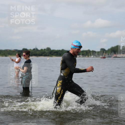 21.06.2026 - Viking Triathlon Michael Strokosch http://msf.ph/oto/9822174 21.06.2026 10:29:16 Schwimmen 65, 441, 640, 643 meine-sportfotos.de