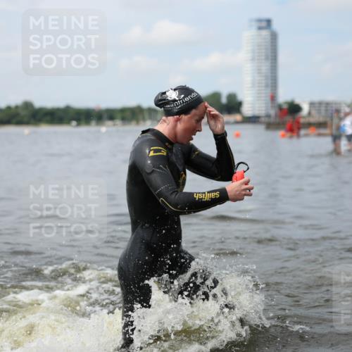 21.06.2026 - Viking Triathlon Michael Strokosch http://msf.ph/oto/9822185 21.06.2026 10:29:19 Schwimmen 65, 441, 610, 640, 643 meine-sportfotos.de