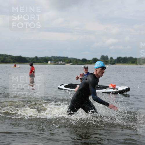 21.06.2026 - Viking Triathlon Michael Strokosch http://msf.ph/oto/9822191 21.06.2026 10:29:24 Schwimmen 65, 74, 610, 643 meine-sportfotos.de