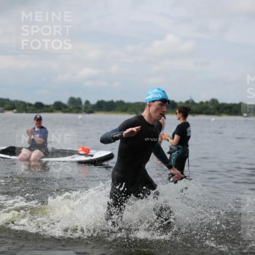21.06.2026 - Viking Triathlon Michael Strokosch http://msf.ph/oto/9822193 21.06.2026 10:29:25 Schwimmen 65, 74, 610, 643 meine-sportfotos.de
