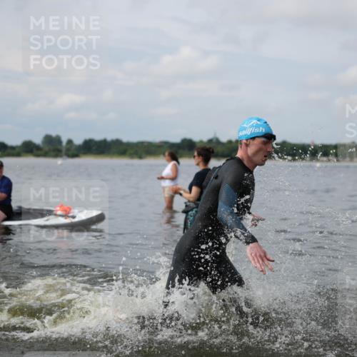 21.06.2026 - Viking Triathlon Michael Strokosch http://msf.ph/oto/9822194 21.06.2026 10:29:25 Schwimmen 65, 74, 610, 643 meine-sportfotos.de