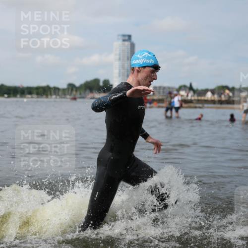 21.06.2026 - Viking Triathlon Michael Strokosch http://msf.ph/oto/9822197 21.06.2026 10:29:26 Schwimmen 65, 74, 610 meine-sportfotos.de