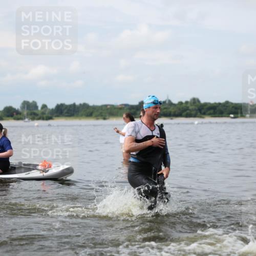 21.06.2026 - Viking Triathlon Michael Strokosch http://msf.ph/oto/9822240 21.06.2026 10:29:54 Schwimmen 31, 38, 169, 270, 359, 527 meine-sportfotos.de