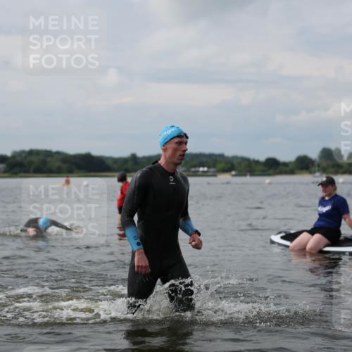 21.06.2026 - Viking Triathlon Michael Strokosch http://msf.ph/oto/9822254 21.06.2026 10:30:01 Schwimmen 31, 38, 104, 169, 270, 359, 527 meine-sportfotos.de