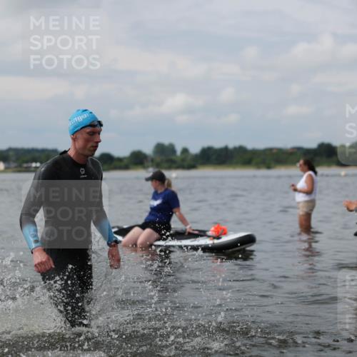 21.06.2026 - Viking Triathlon Michael Strokosch http://msf.ph/oto/9822256 21.06.2026 10:30:02 Schwimmen 27, 31, 38, 104, 169, 270, 359, 527 meine-sportfotos.de