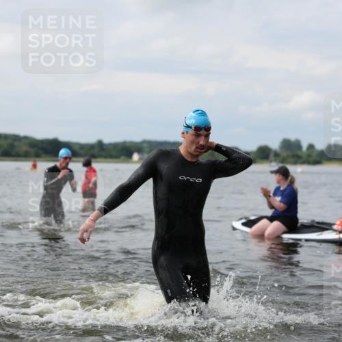 21.06.2026 - Viking Triathlon Michael Strokosch http://msf.ph/oto/9822257 21.06.2026 10:30:04 Schwimmen 27, 31, 38, 104, 270 meine-sportfotos.de