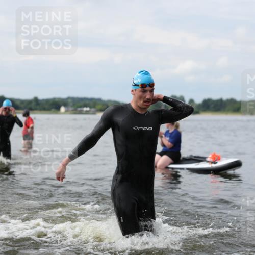 21.06.2026 - Viking Triathlon Michael Strokosch http://msf.ph/oto/9822258 21.06.2026 10:30:04 Schwimmen 27, 31, 38, 104, 270 meine-sportfotos.de