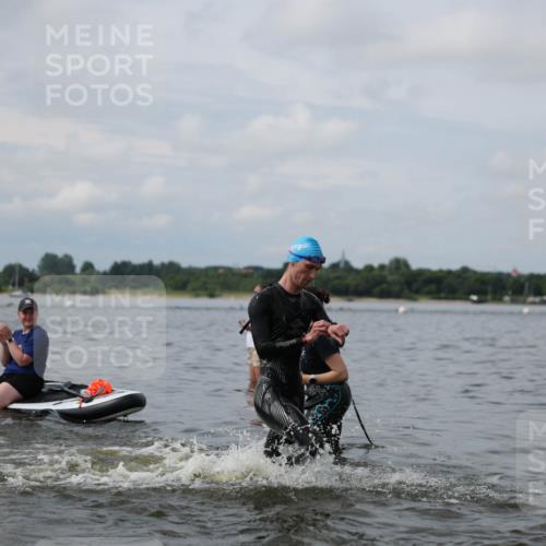 21.06.2026 - Viking Triathlon Michael Strokosch http://msf.ph/oto/9822264 21.06.2026 10:30:08 Schwimmen 27, 31, 38, 104, 270 meine-sportfotos.de