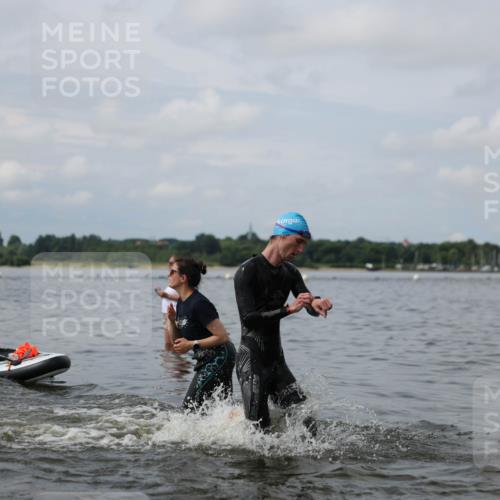 21.06.2026 - Viking Triathlon Michael Strokosch http://msf.ph/oto/9822265 21.06.2026 10:30:09 Schwimmen 27, 31, 38, 104, 270 meine-sportfotos.de