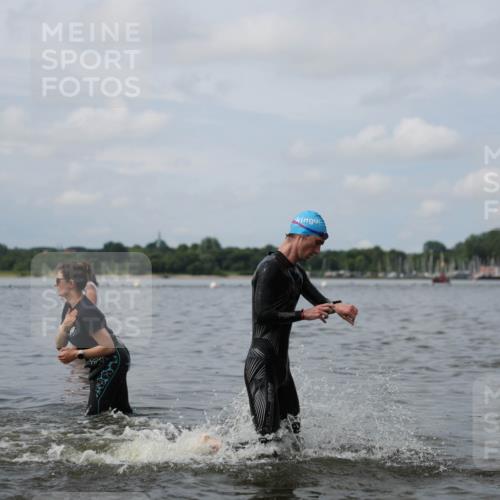 21.06.2026 - Viking Triathlon Michael Strokosch http://msf.ph/oto/9822266 21.06.2026 10:30:09 Schwimmen 27, 31, 38, 104, 270 meine-sportfotos.de