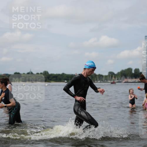 21.06.2026 - Viking Triathlon Michael Strokosch http://msf.ph/oto/9822267 21.06.2026 10:30:09 Schwimmen 27, 31, 38, 104, 270 meine-sportfotos.de