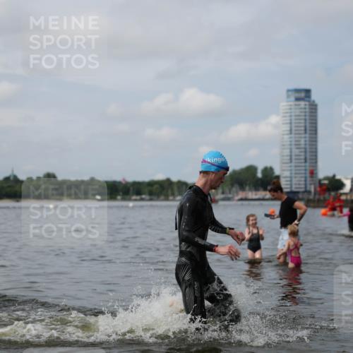 21.06.2026 - Viking Triathlon Michael Strokosch http://msf.ph/oto/9822268 21.06.2026 10:30:09 Schwimmen 27, 31, 38, 104, 270 meine-sportfotos.de