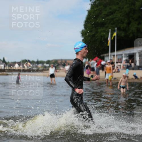 21.06.2026 - Viking Triathlon Michael Strokosch http://msf.ph/oto/9822274 21.06.2026 10:30:11 Schwimmen 27, 31, 38, 104, 218 meine-sportfotos.de
