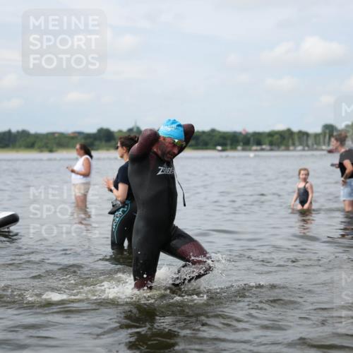 21.06.2026 - Viking Triathlon Michael Strokosch http://msf.ph/oto/9822278 21.06.2026 10:30:13 Schwimmen 27, 38, 104, 218 meine-sportfotos.de
