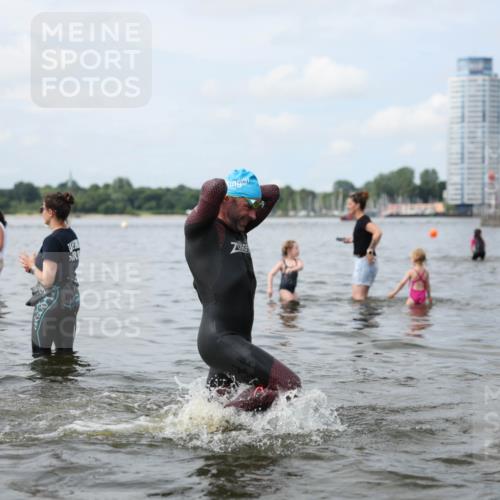 21.06.2026 - Viking Triathlon Michael Strokosch http://msf.ph/oto/9822280 21.06.2026 10:30:14 Schwimmen 27, 38, 104, 218 meine-sportfotos.de