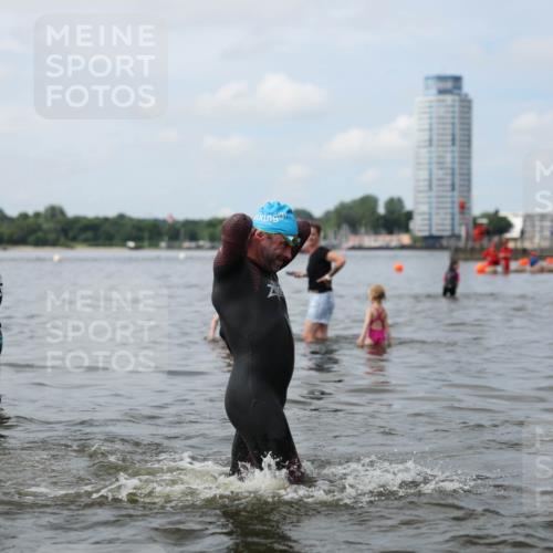 21.06.2026 - Viking Triathlon Michael Strokosch http://msf.ph/oto/9822281 21.06.2026 10:30:14 Schwimmen 27, 38, 104, 218 meine-sportfotos.de