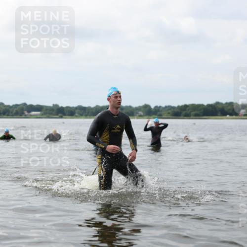 21.06.2026 - Viking Triathlon Michael Strokosch http://msf.ph/oto/9822285 21.06.2026 10:30:17 Schwimmen 5, 27, 42, 104, 218 meine-sportfotos.de