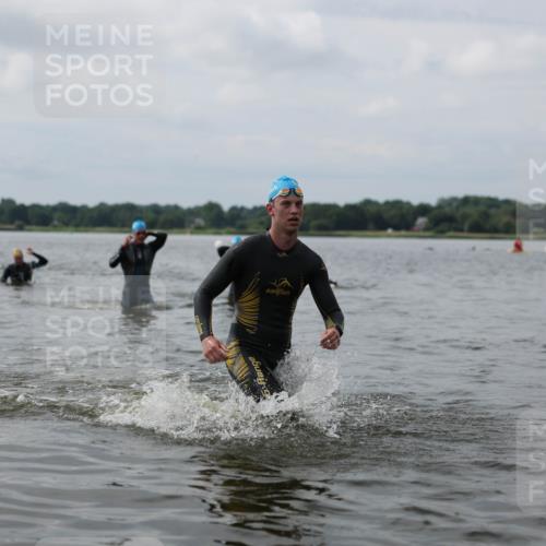 21.06.2026 - Viking Triathlon Michael Strokosch http://msf.ph/oto/9822289 21.06.2026 10:30:18 Schwimmen 5, 27, 42, 103, 104, 218 meine-sportfotos.de
