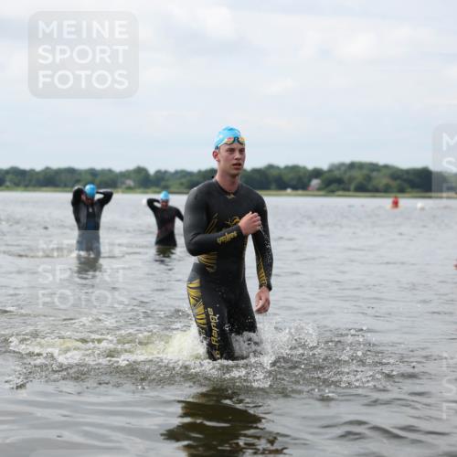21.06.2026 - Viking Triathlon Michael Strokosch http://msf.ph/oto/9822290 21.06.2026 10:30:18 Schwimmen 5, 27, 42, 103, 104, 218 meine-sportfotos.de