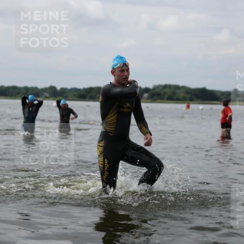 21.06.2026 - Viking Triathlon Michael Strokosch http://msf.ph/oto/9822291 21.06.2026 10:30:18 Schwimmen 5, 27, 42, 103, 104, 218 meine-sportfotos.de