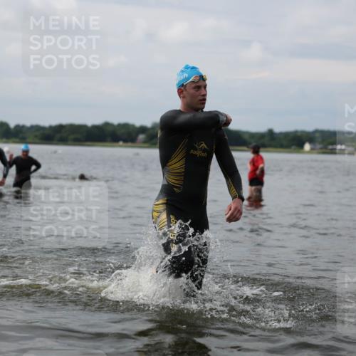 21.06.2026 - Viking Triathlon Michael Strokosch http://msf.ph/oto/9822293 21.06.2026 10:30:19 Schwimmen 5, 27, 42, 103, 104, 218 meine-sportfotos.de