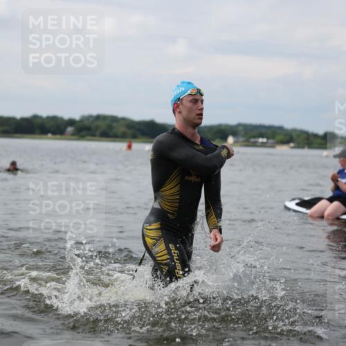 21.06.2026 - Viking Triathlon Michael Strokosch http://msf.ph/oto/9822294 21.06.2026 10:30:19 Schwimmen 5, 27, 42, 103, 104, 218 meine-sportfotos.de